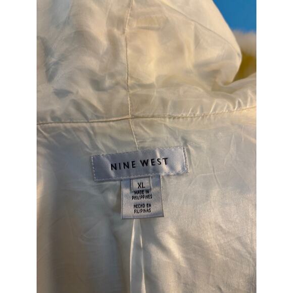 Nine West Ivory Faux Fur Vest Hood Pockets Zipper Close Pom Pom Drawstring XL L - Picture 7 of 8
